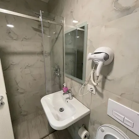 Bonbon 2 - Quiet Apartment Tirana