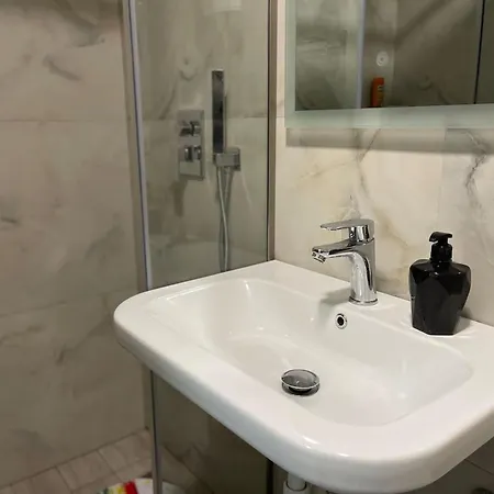 BonBon 2 - Quiet Central Studio *