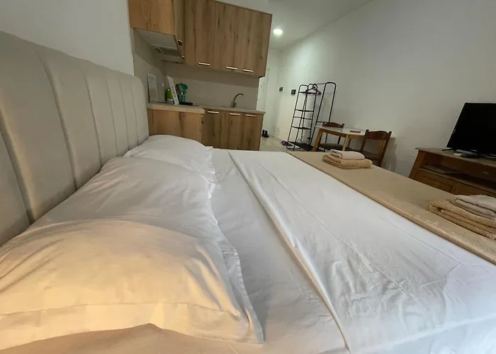 Bonbon Quiet - Enjoy Travel Apartmán Tirana